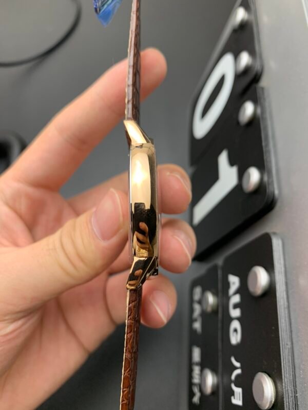 Cartier TW, Gold and Diamond London, The bezel is set, Top-level Replicated Wristwatch - Image 6