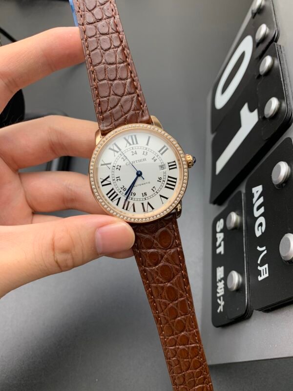 Cartier TW, Gold and Diamond London, The bezel is set, Top-level Replicated Wristwatch - Image 4