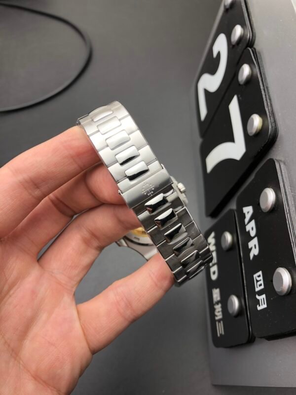 Patek Philippe Sport Elegance Series Nautilus, Top-level Replicated Wristwatch (Actual Shooting) - Image 3