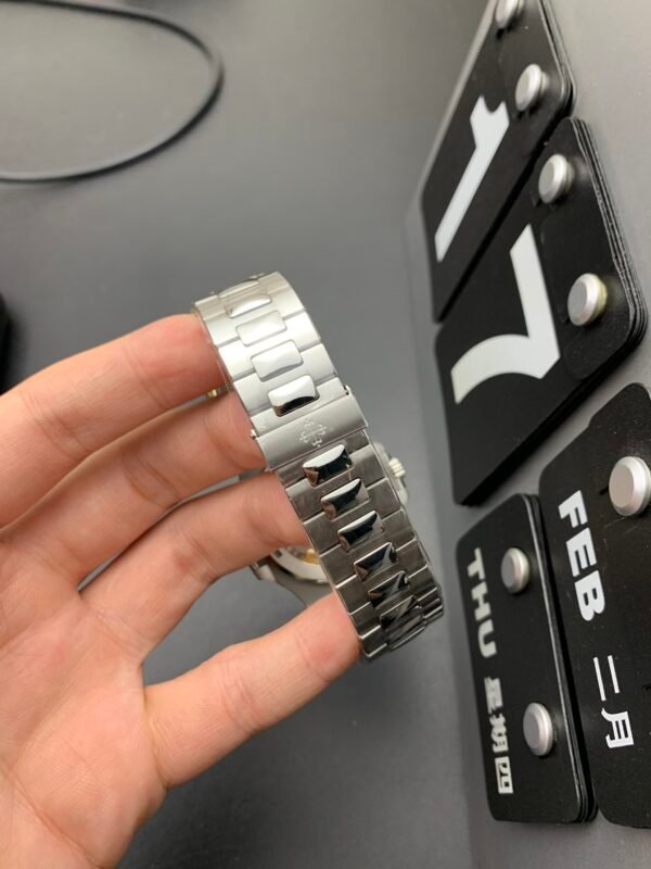 Patek Philippe Sport Elegance Series Nautilus, Top-level Replicated Wristwatch (Actual Shooting) - Image 2