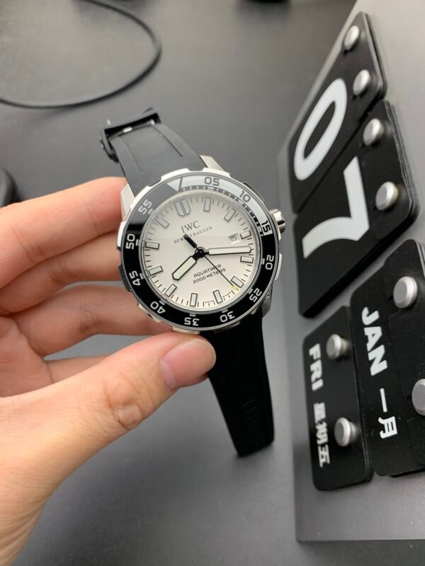 IWC Engineer Series, Top-level 1:1 Replicated Clone Wristwatch (Video Review and Actual Shooting) - Image 4