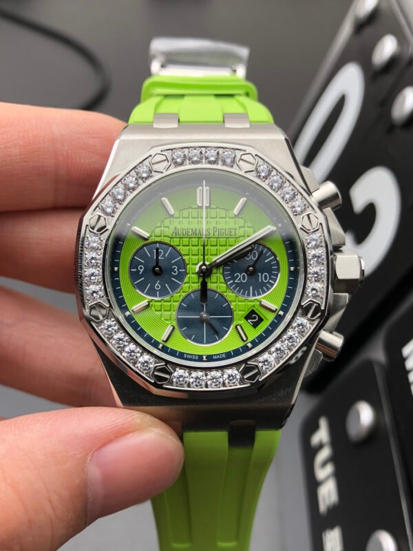 Audemars Piguet Quartz Clone Wristwatch (Video Review and Actual Shooting)