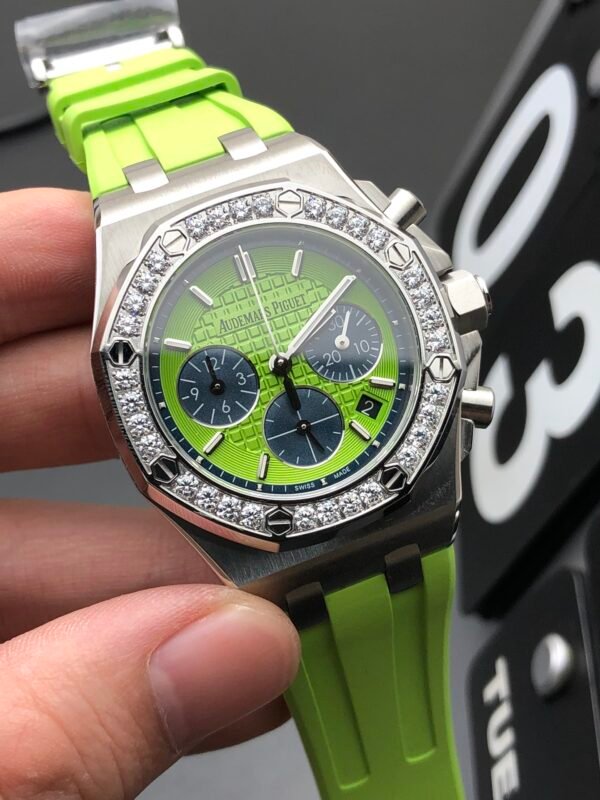 Audemars Piguet Quartz Clone Wristwatch (Video Review and Actual Shooting) - Image 2