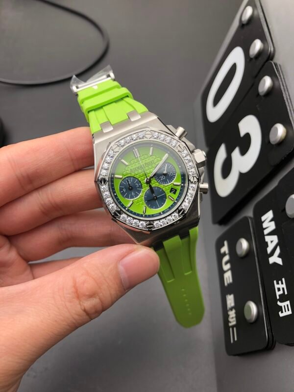 Audemars Piguet Quartz Clone Wristwatch (Video Review and Actual Shooting) - Image 6