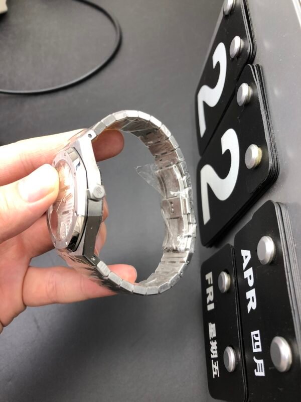 Audemars Piguet Royal Oak Concept Series, Top-level 1:1 Replicated Clone Wristwatch (Video Review and Actual Shooting) - Image 3