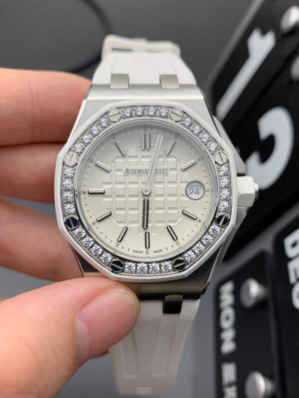 Audemars Piguet Quartz, Women's Style, Clone Wristwatch (Video Review and Actual Shooting)