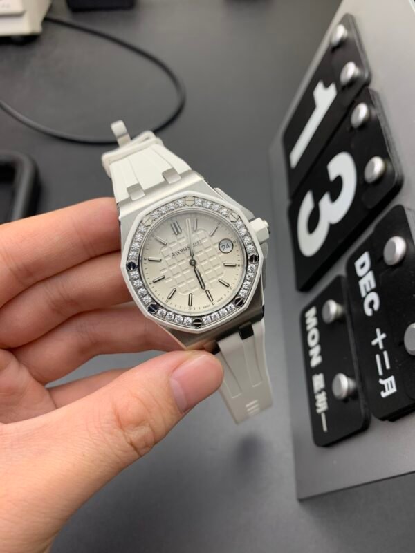 Audemars Piguet Quartz, Women's Style, Clone Wristwatch (Video Review and Actual Shooting) - Image 6