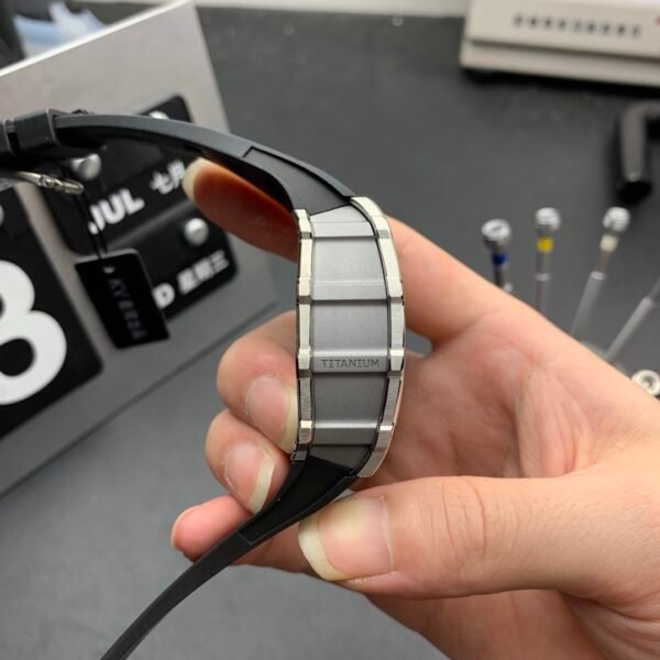 Richard Mille Titanium Alloy, High Imitation Top-level 1:1 Replicated Clone Wristwatch (Video Review and Actual Shooting) - Image 5